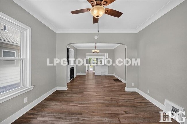 Building Photo - 544 Woodsdale Ave