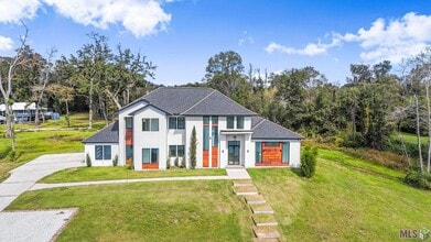 Building Photo - 9825 Fawn Vw Dr