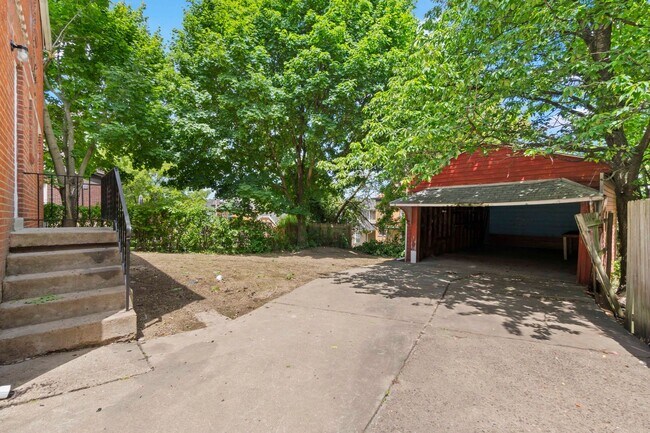 Building Photo - READY FOR MOVE IN! Don't miss this STUNNING, FULLY RENOVATED 3 bedroom in McKeesport!