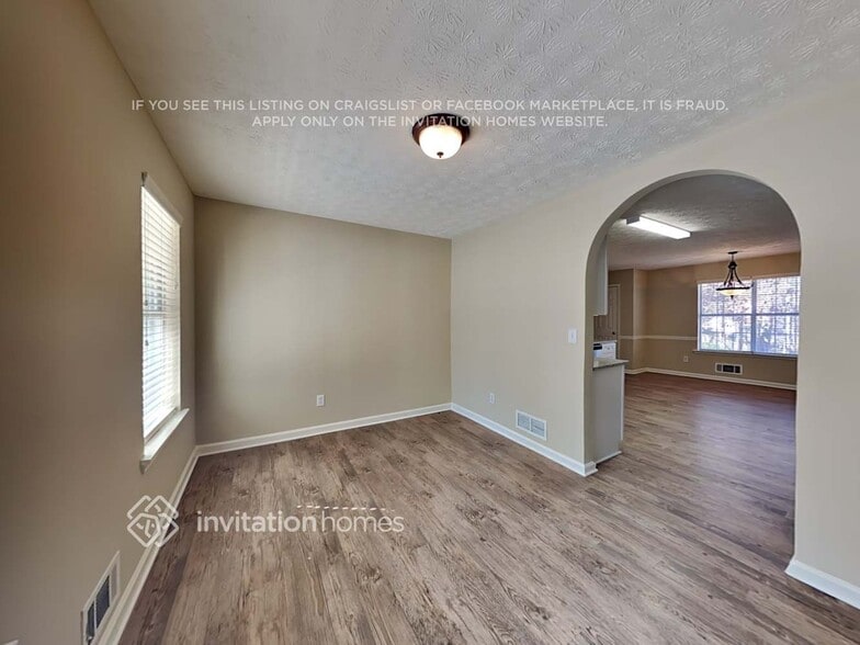 Building Photo - 1460 Timber Walk Dr SE