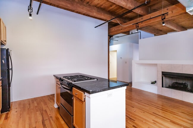 Building Photo - 625 W Jackson Blvd