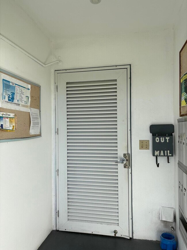 Building Photo - 244 Sheffield J