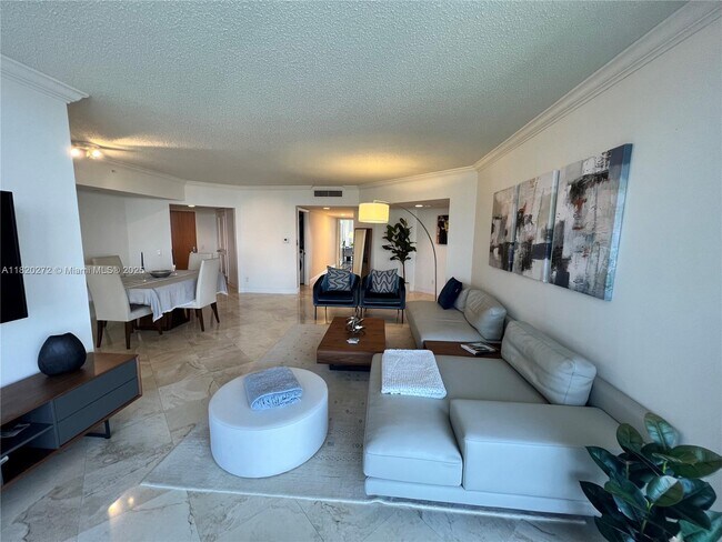 Building Photo - 21055 Yacht Club Dr