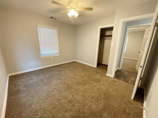 Building Photo - 3627 Keeland St