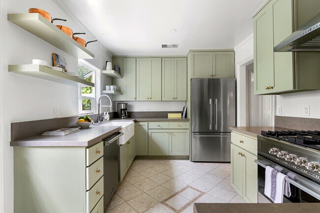 Viking and Fisher & Paykel appliances - 2173 San Pasqual St