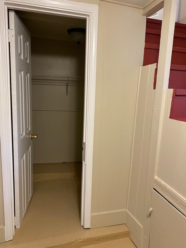 Building Photo - 209 W Church St