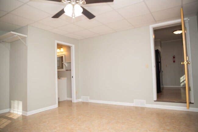 Building Photo - 3 bedroom/ 2 bathroom rental in Cullman City limits