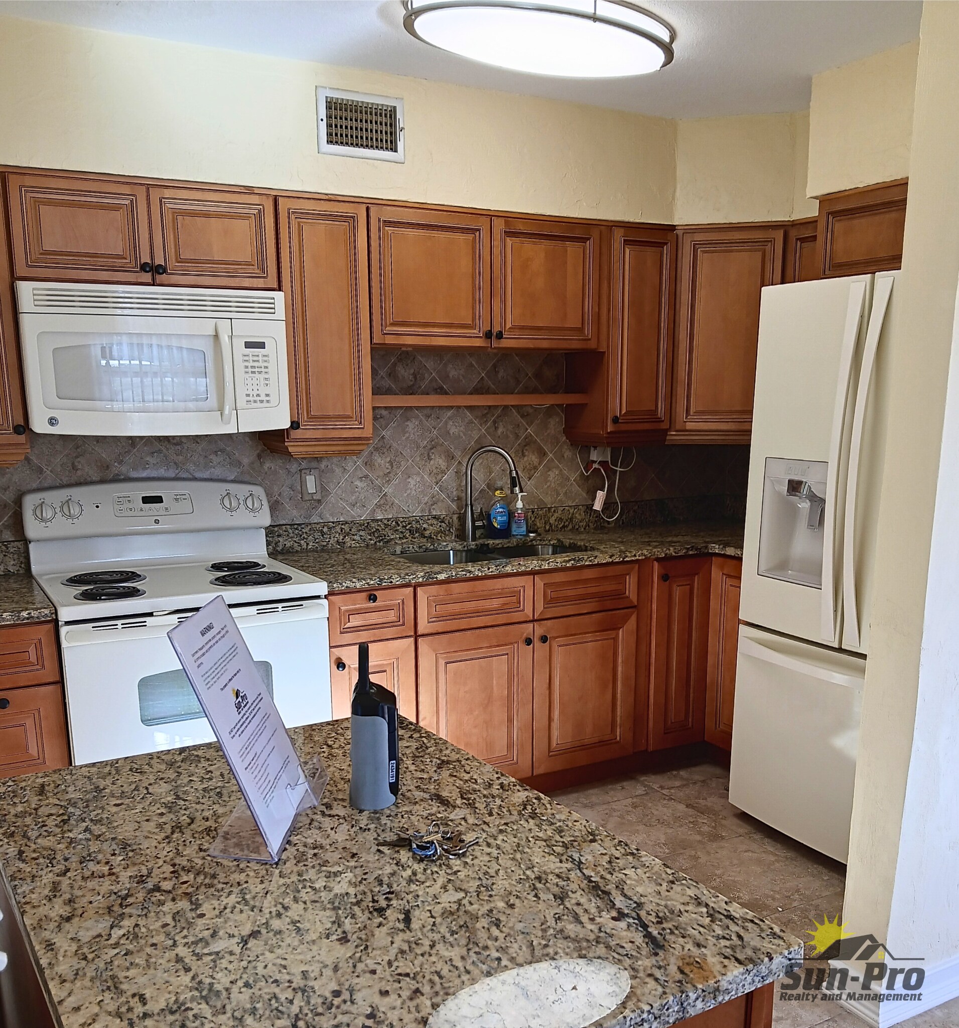 Building Photo - 619 Hudson St