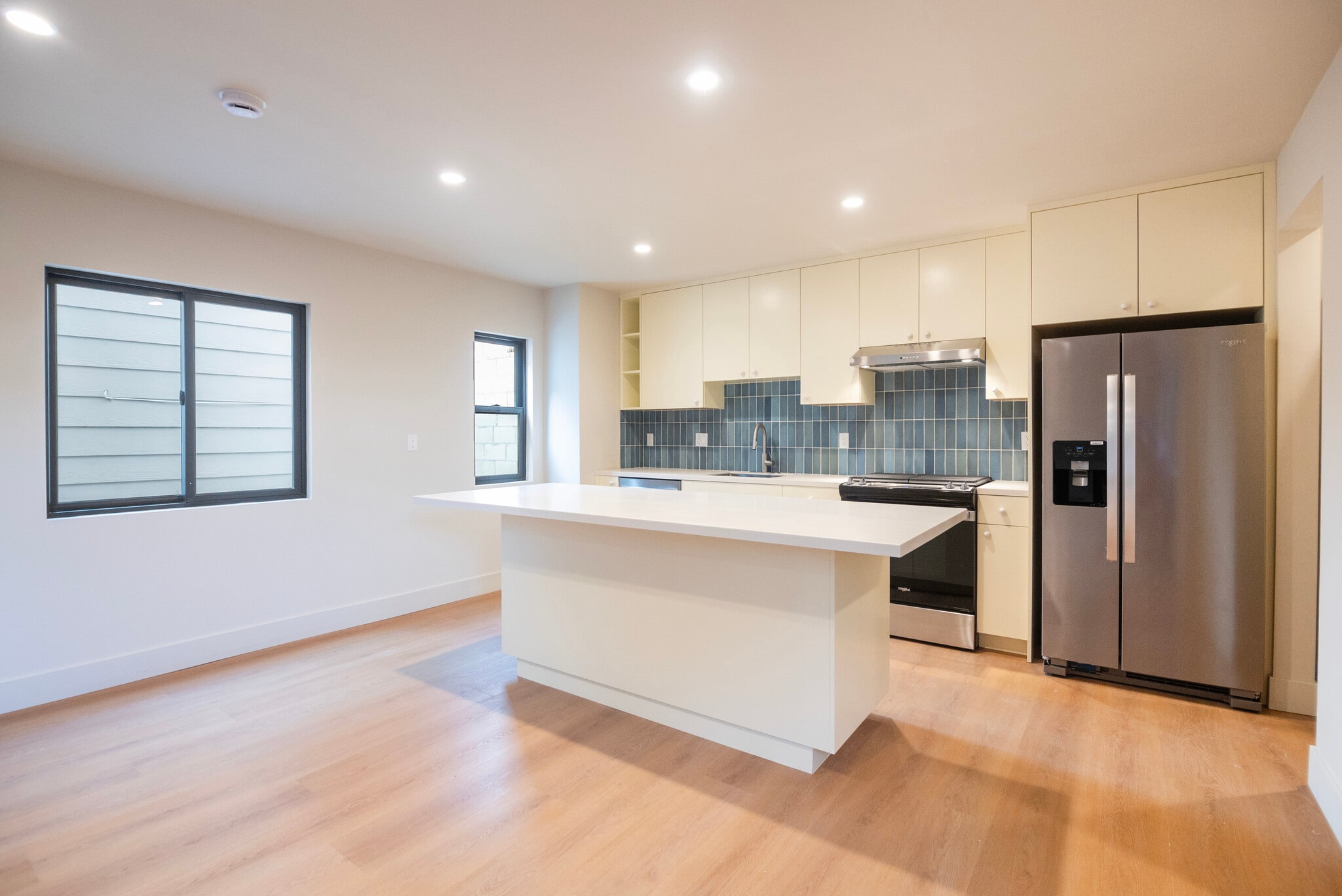 Building Photo - 4541 1/2 Melbourne Ave