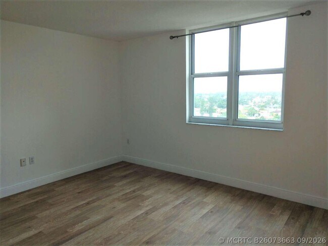 Building Photo - 3000 Coral Wy