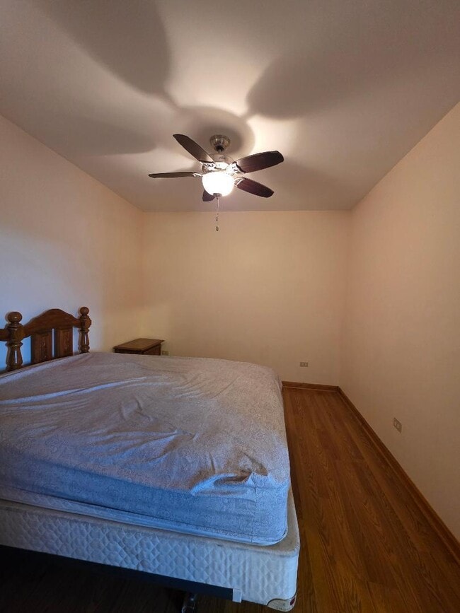 Building Photo - 2843 S Archer Ave