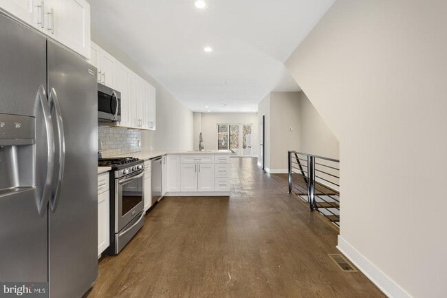 Building Photo - 1250 N 25th St