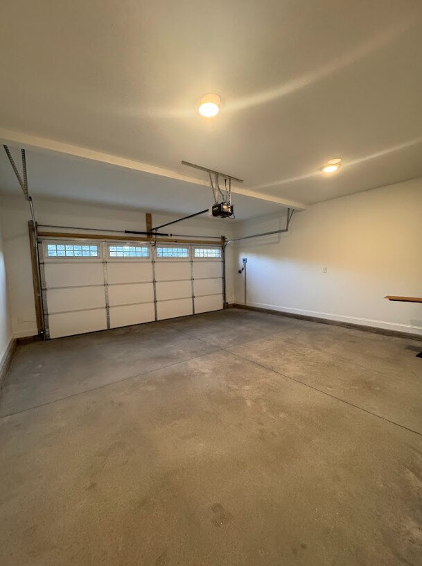 Building Photo - Sign a 12-month lease now and receive the ...