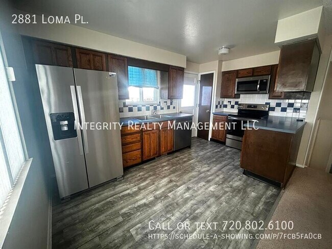 Building Photo - 2881 Loma Pl