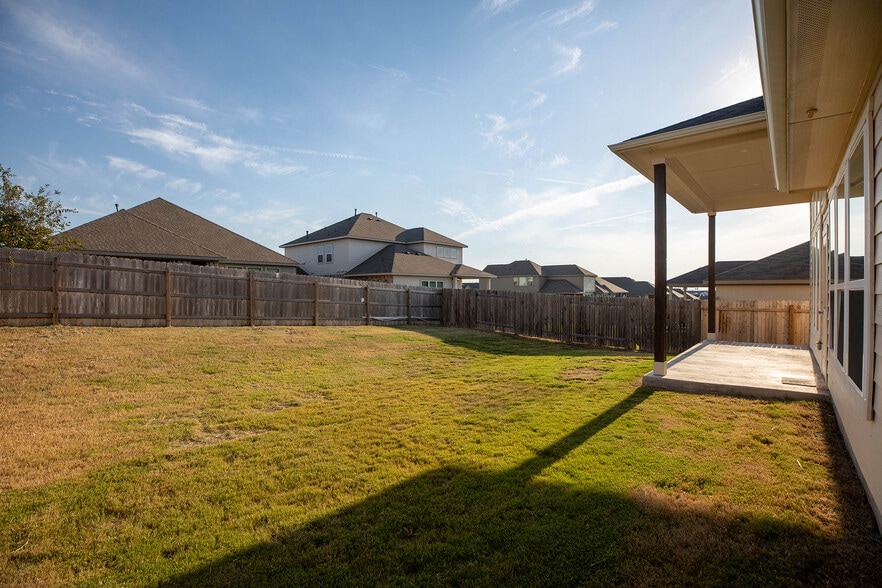 Building Photo - 5552 Bellissima Way