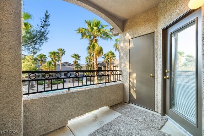 Building Photo - 8250 N Grand Canyon Dr