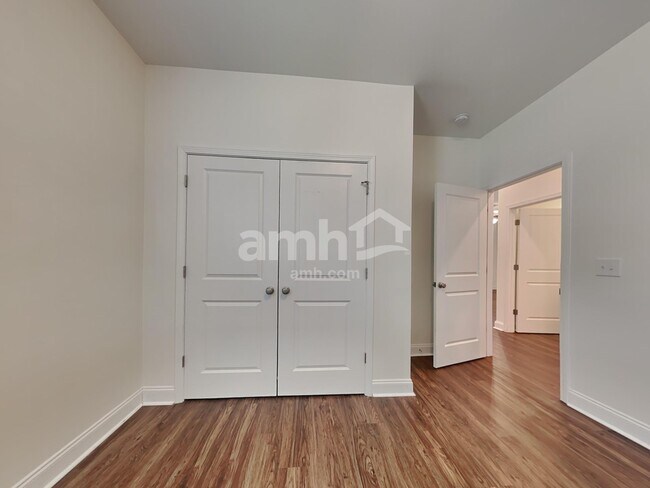 Building Photo - 320 Azore Way