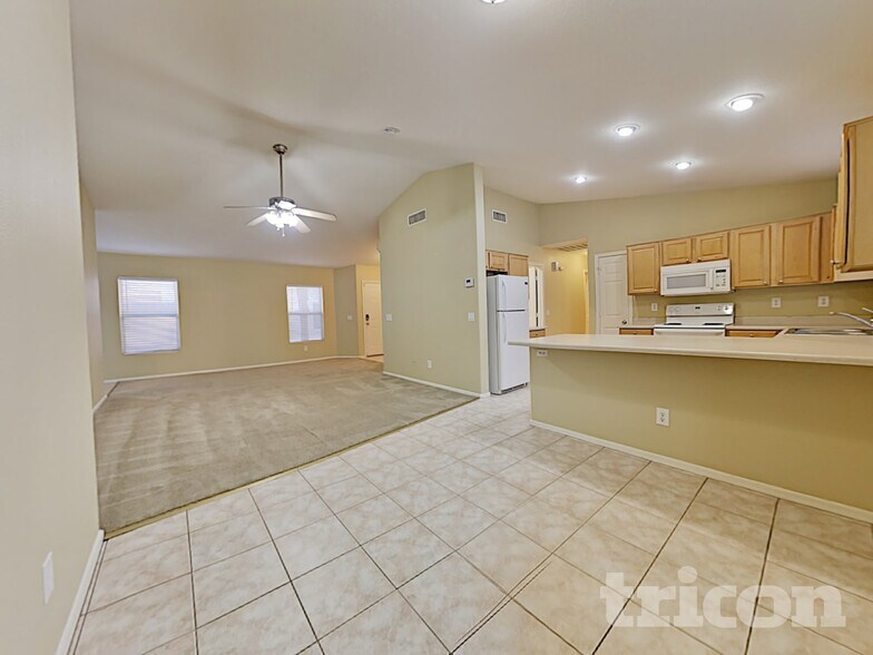 Building Photo - 18071 N 113th Ave