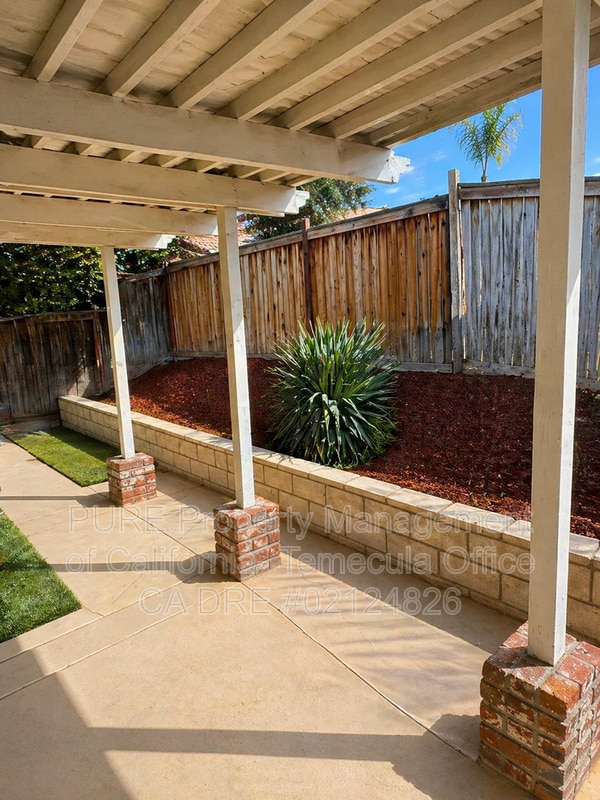 Building Photo - 25615 Union Hill Dr