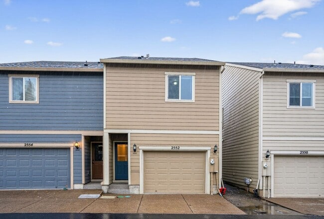 Building Photo - Free rent!  1/2 off the first months rent with a lease signed by 1/5/26