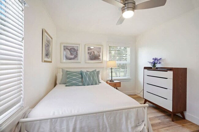 Building Photo - 2464 Jefferson St