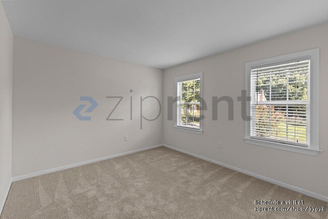 Building Photo - 8730 Fieldgate Dr
