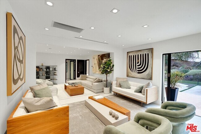 Building Photo - 11364 Sunset Blvd