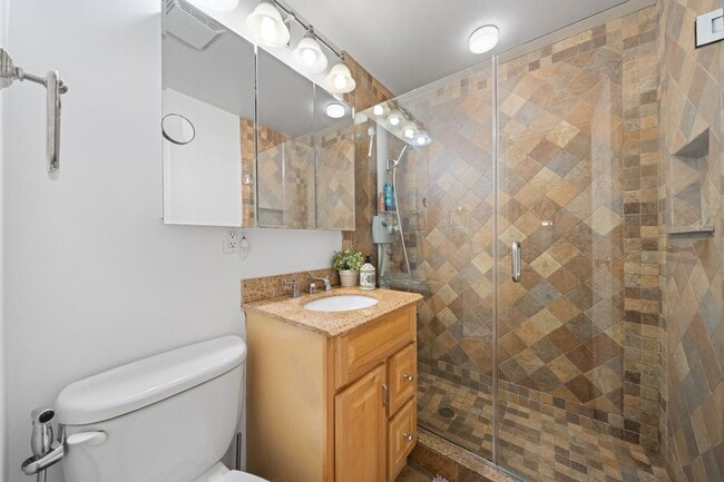 Building Photo - Charming 1BR Condo in Upper West Side