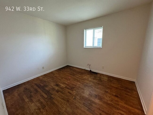 Building Photo - 942 W 33rd St