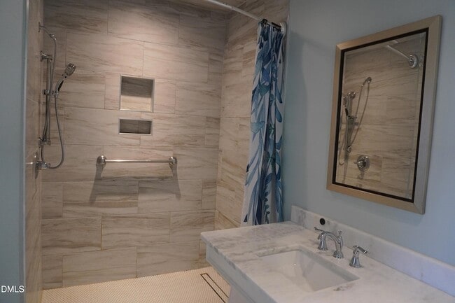 Building Photo - 1203 S Main St