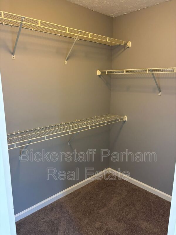 Building Photo - 1070 Watervalley Dr