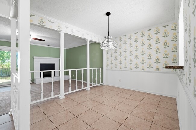 Building Photo - 5260 Settlers Park Dr