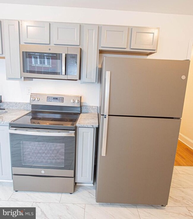 Building Photo - 308 N Division St