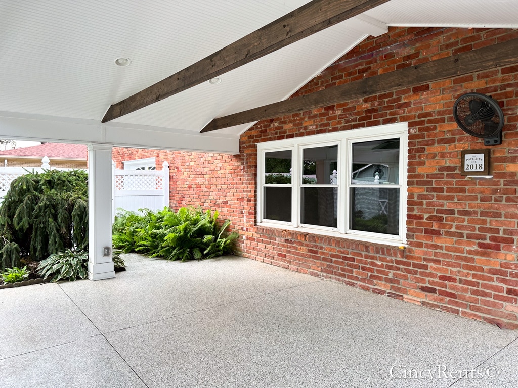 Building Photo - 6463 Oldbarn Ct