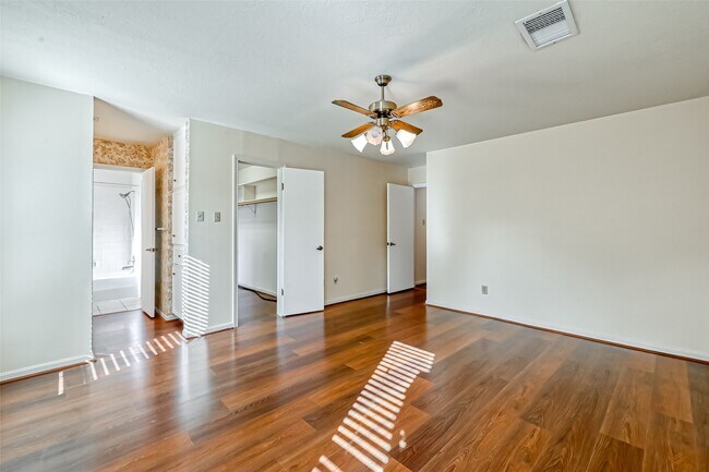 Building Photo - 2438 Hodges Bend Cir