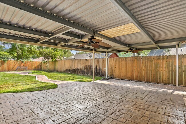 Building Photo - 24531 Whitesail Dr