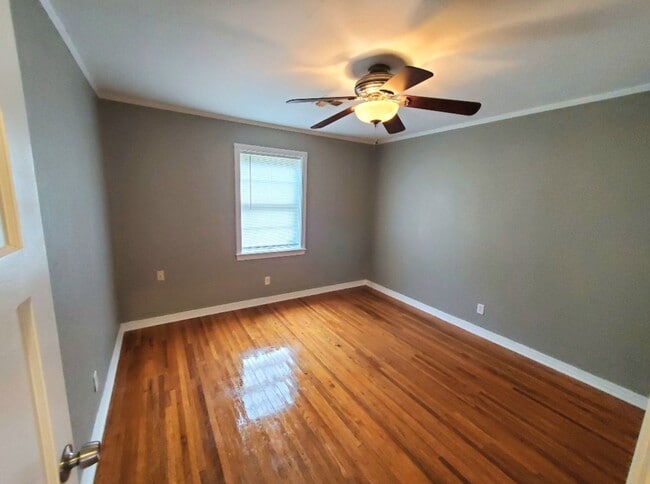 Building Photo - Cute 2 bed 1 bath near Tinker