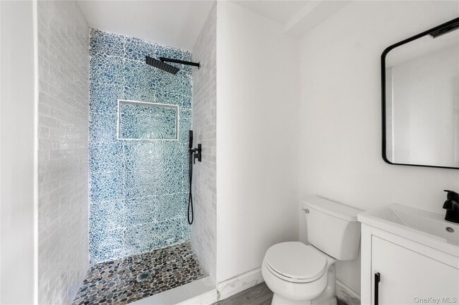 Building Photo - 356 S Tenth Ave