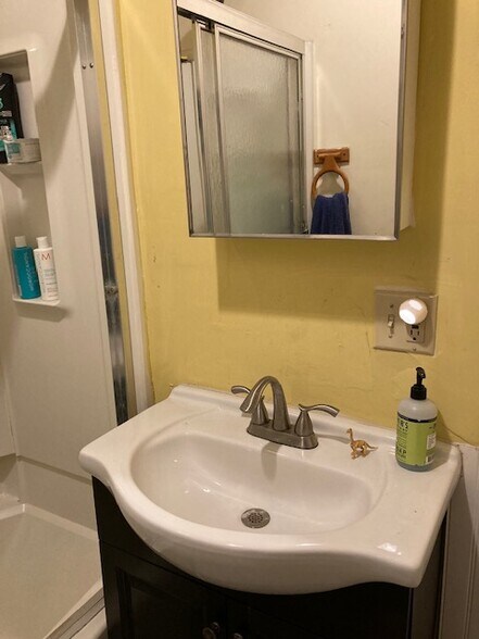 Building Photo - 219 Dwight St