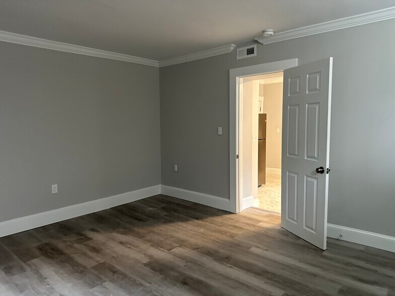 Building Photo - 74 Longwood Ave