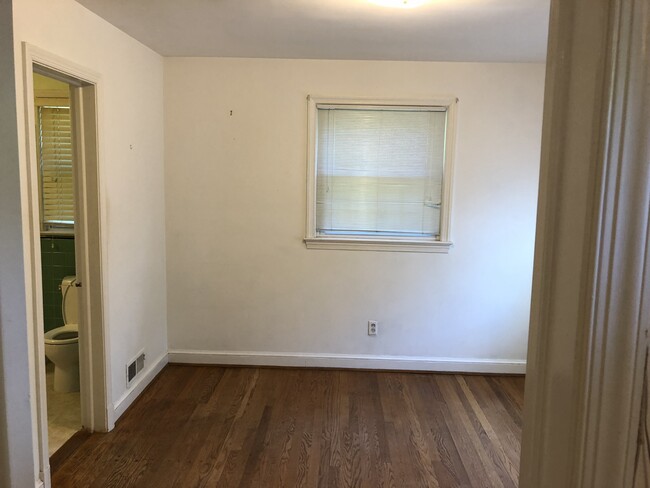 First Floor bedroom - 3805 jonesbridge road