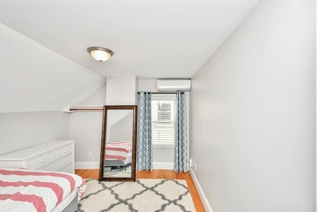 Building Photo - 182 Princeton St