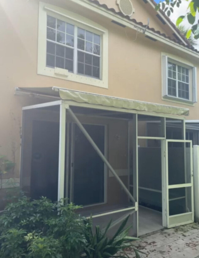Building Photo - 4189 Crystal Lake Dr