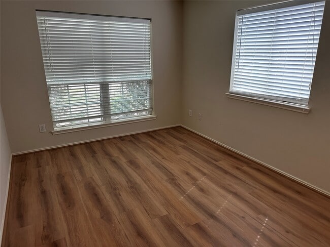 Building Photo - 22206 Oceanic Dr