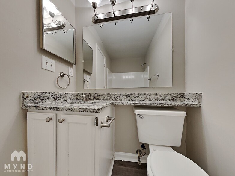 Building Photo - 5561 Northcut Dr