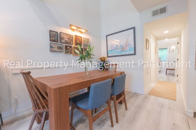 Building Photo - Spectacular 2 Bedroom, 2 Bath Condo with L...