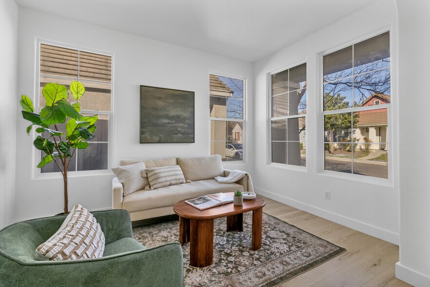 Building Photo - 1886 Dawnelle Way