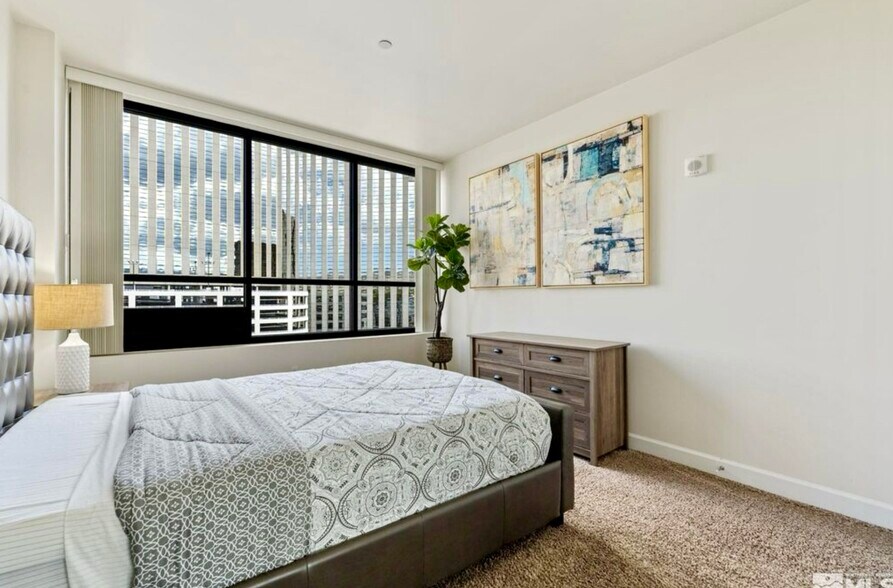 Building Photo - 450 N Arlington Ave