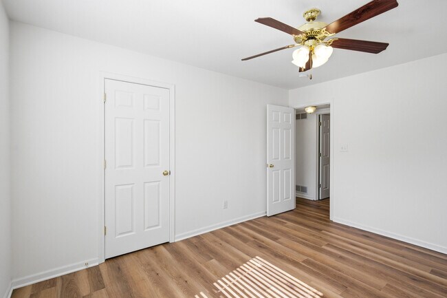 Building Photo - 3520 Prescott Dr