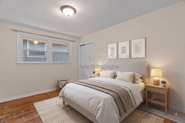 Building Photo - 2502 McLaran Ave